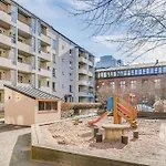 Modern One-Bedroom With Glazed Sun Balcony, 350M Metro
