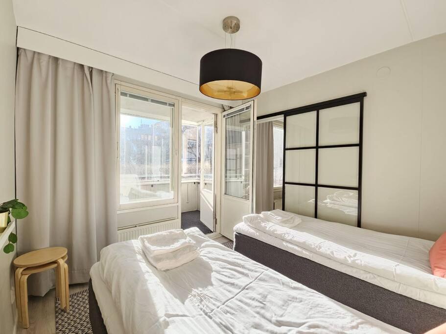 Appartement Modern One-bedroom With Glazed Sun Balcony, 350m Metro *