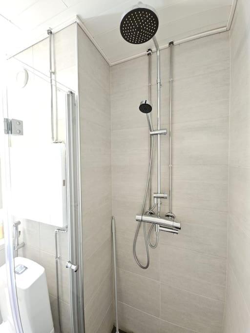 Appartement Modern One-bedroom With Glazed Sun Balcony, 350m Metro Helsinki